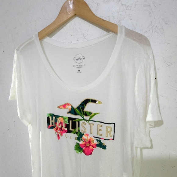 Hollister | White Floral Womens Graphic Tee - Picture 5 of 9